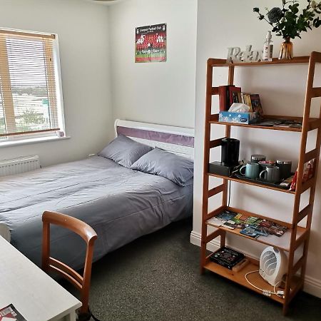 Bright And Cozy Room With Double Bed, Private Bathroom Not Ensuite, Breakfast To Go Dublin Buitenkant foto