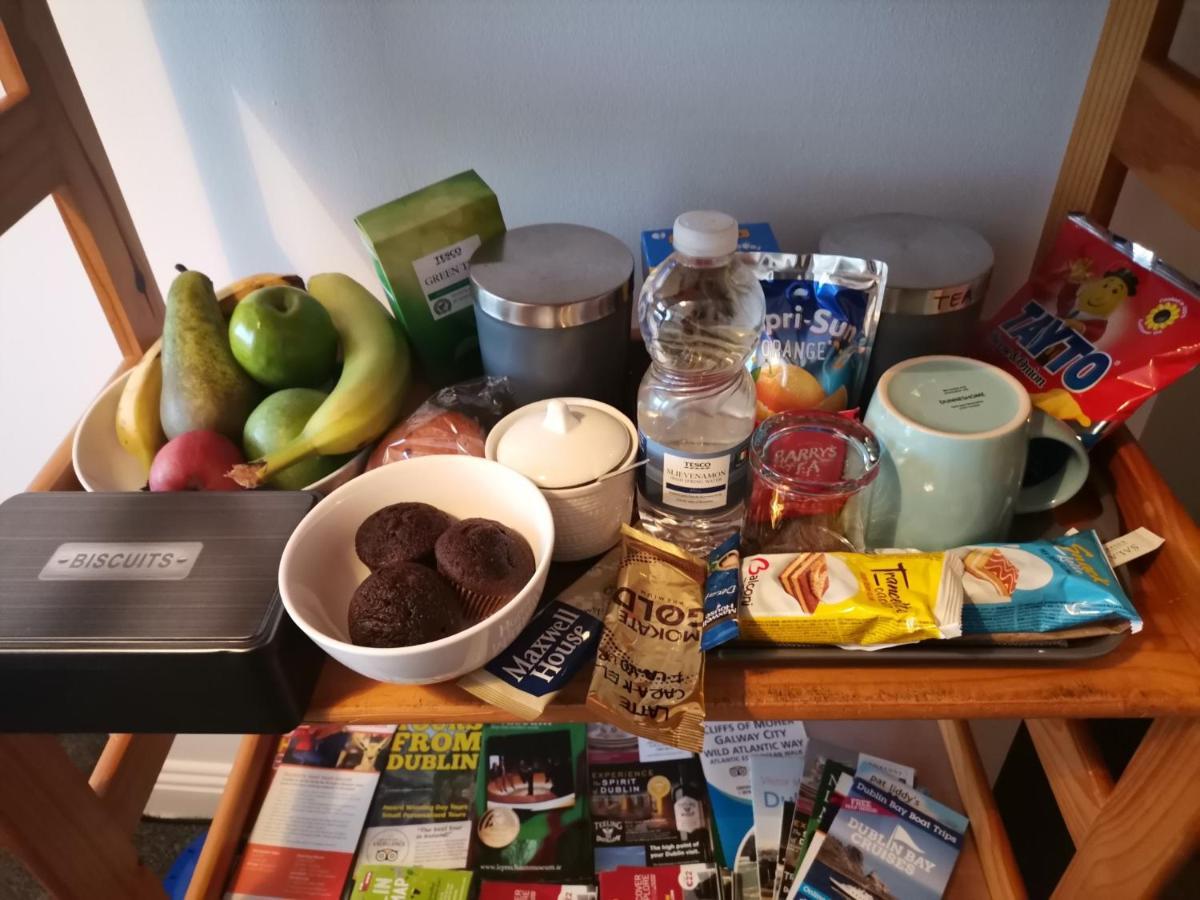 Bright And Cozy Room With Double Bed, Private Bathroom Not Ensuite, Breakfast To Go Dublin Buitenkant foto